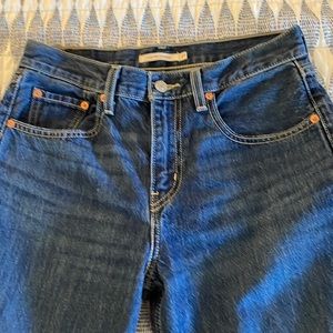 Levi’s women’s Lo Pro Jeans 27